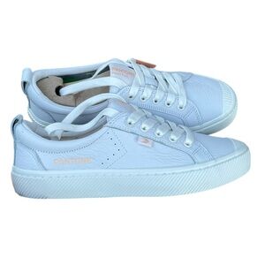 Cariuma OCA Low Pantone White Premium Leather Peach Fuzz Sneaker , Size 7.5, NIB